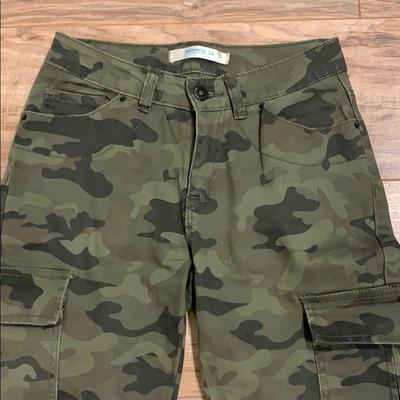 Women’s Army Green Pants - Picture 3 of 4